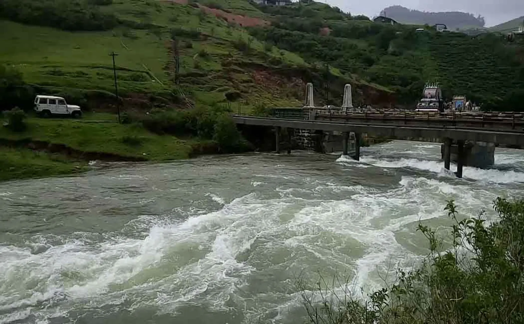 NILGIRIS AVALANCHE DAM WATER LEVEL RAISED COLLECTOR INSTRUCTION PEOPLES ALERT 